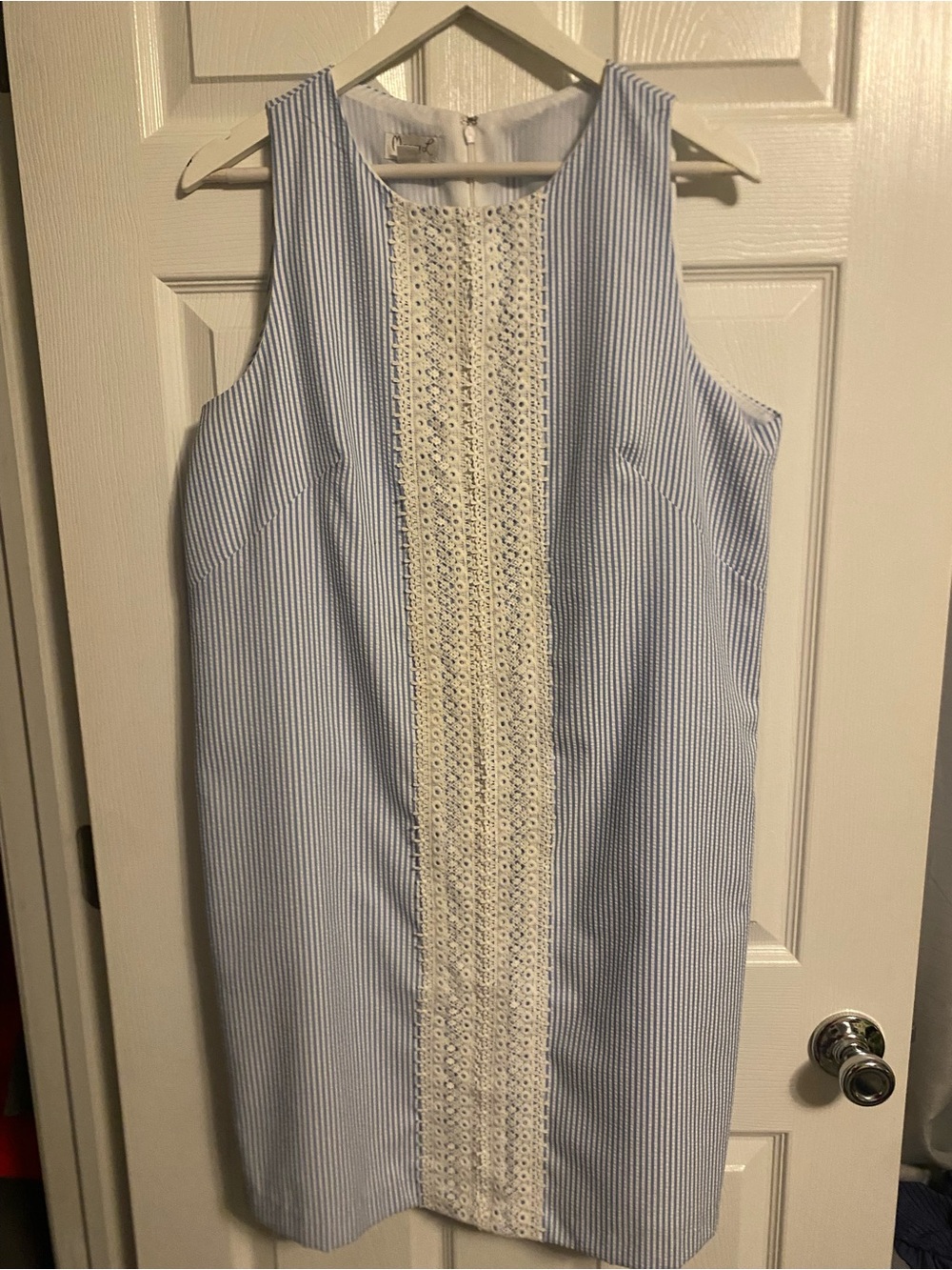 Maggy London Blue and Cream Sleeveless Shift Dress